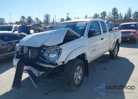 2015 Toyota Tacoma Base V6 z USA, uszkodzony, nr VIN 5TFUU4EN0FX136369